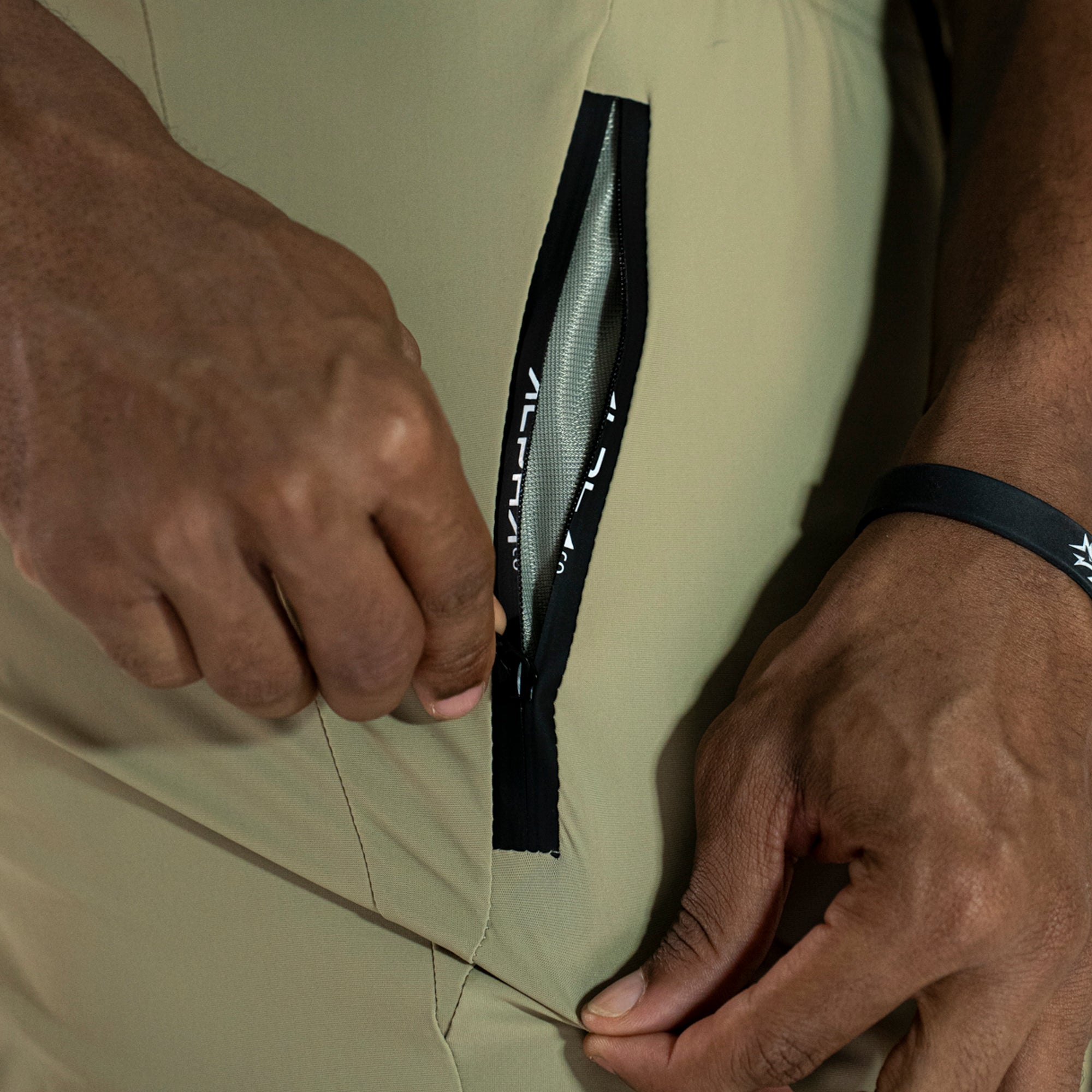 Bermuda Dry Fit Performance Bege