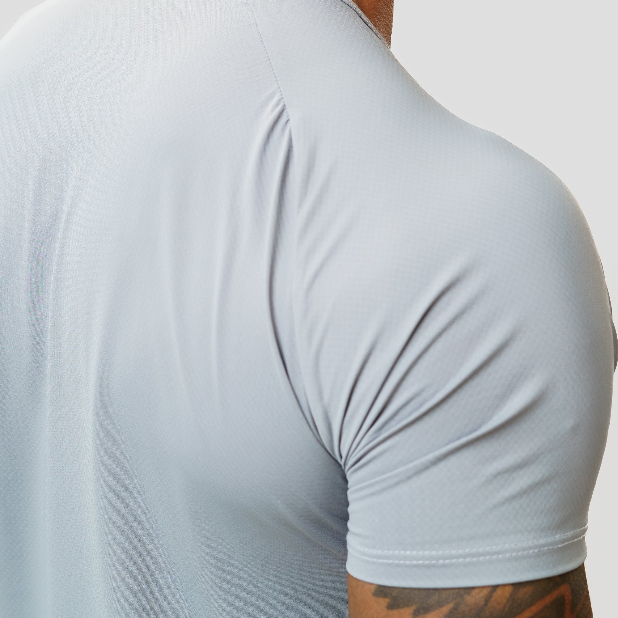 Camiseta Poliamida Horizon Flow Cinza Gelo