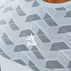 Camiseta Apex Dry Holographic Cinza Gelo - Sem Costura