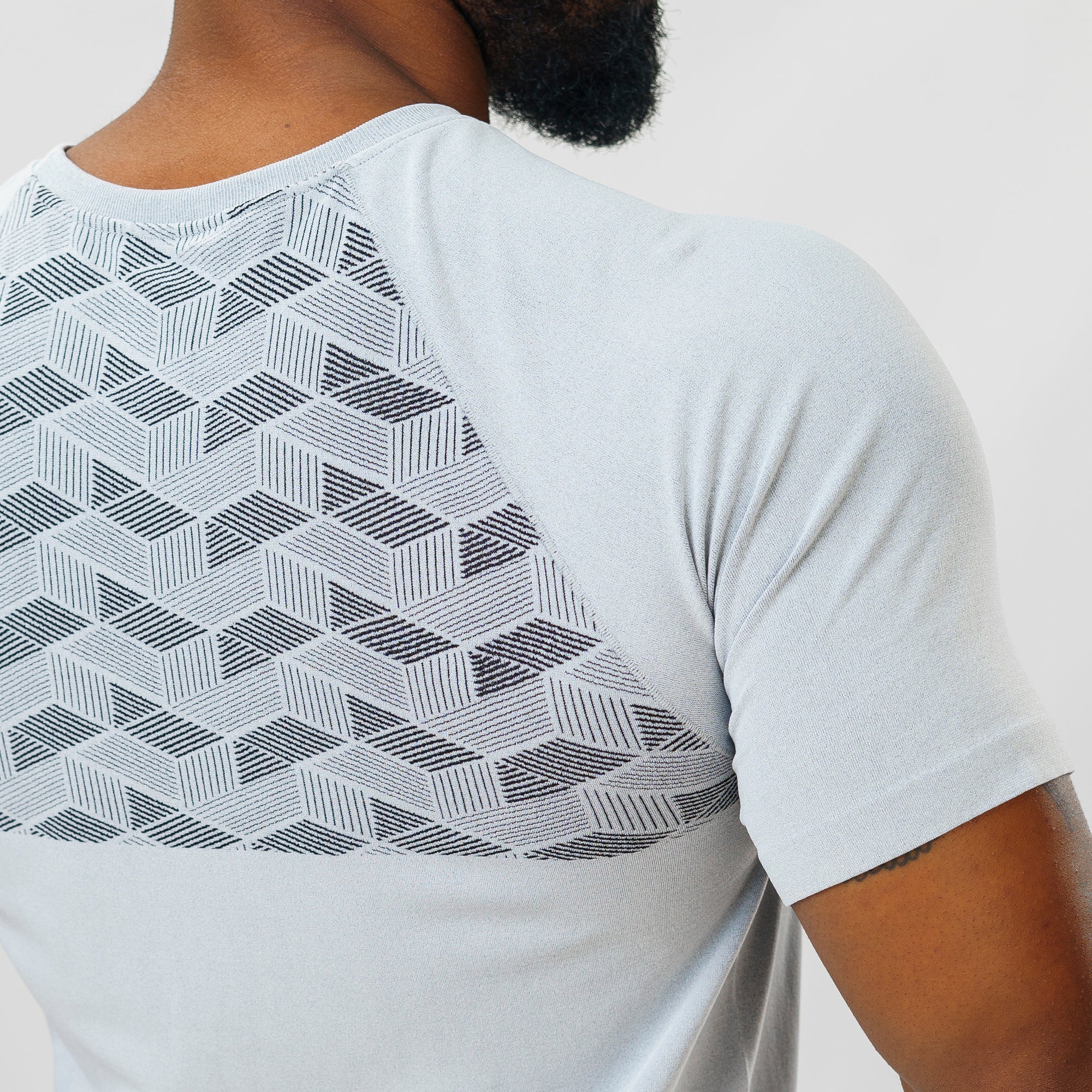 Camiseta Apex Dry Holographic Cinza Gelo - Sem Costura