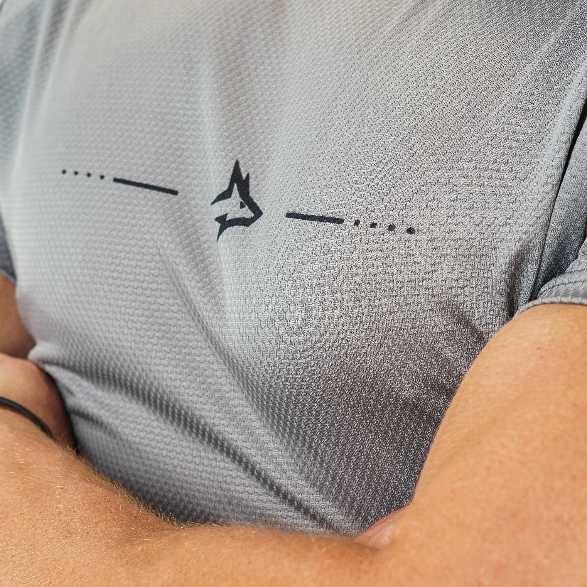 Camiseta Dry Fit Lupus Core Cinza Aço