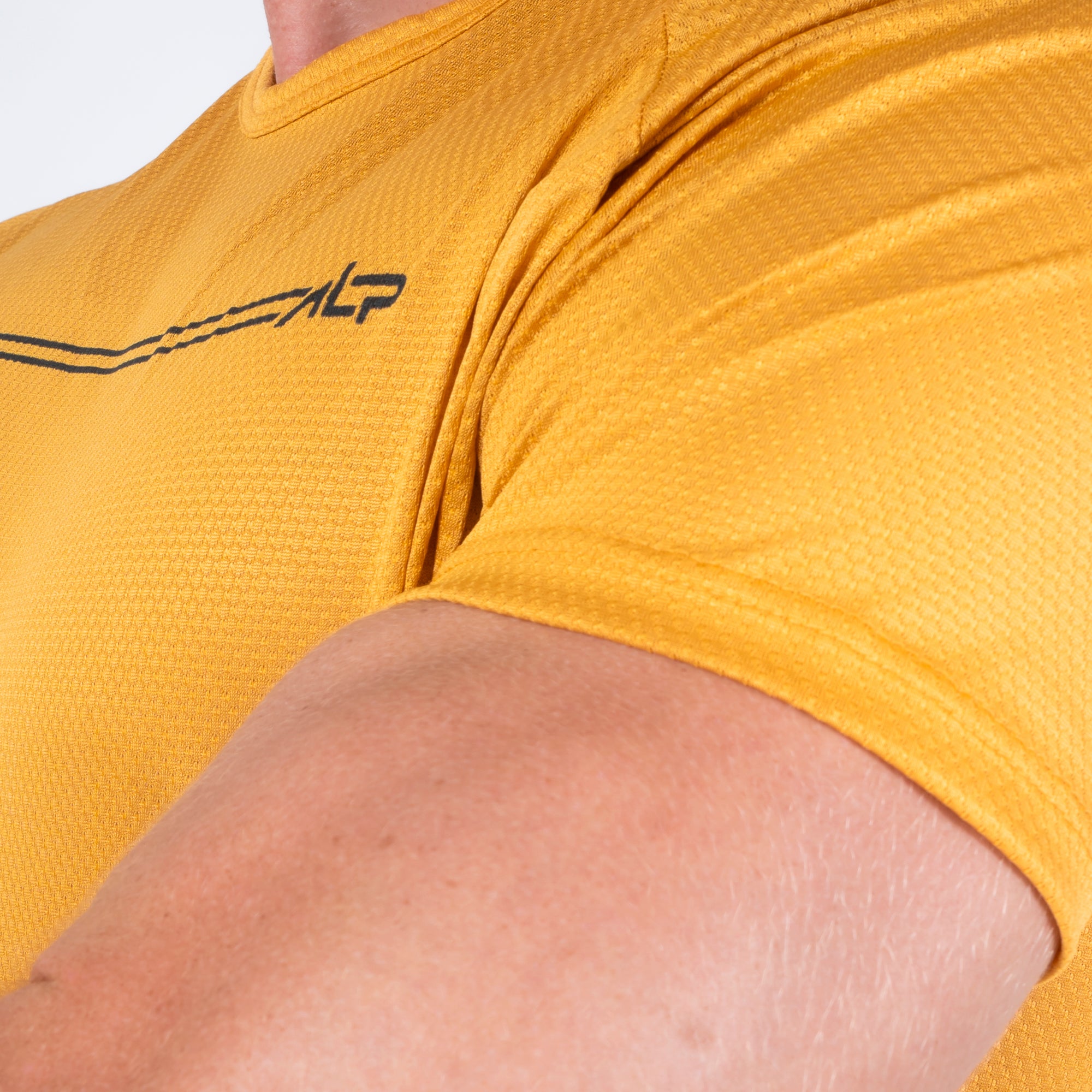 Camiseta Dry Fit Parallel Line Açafrão