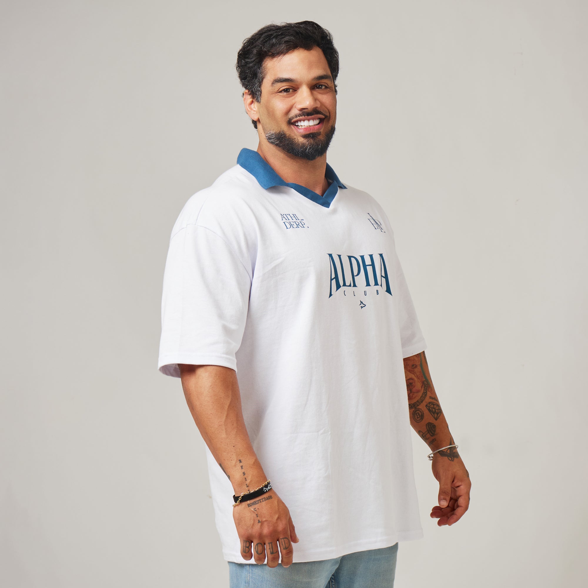 Camiseta Oversized Alpha Club Branco Origem