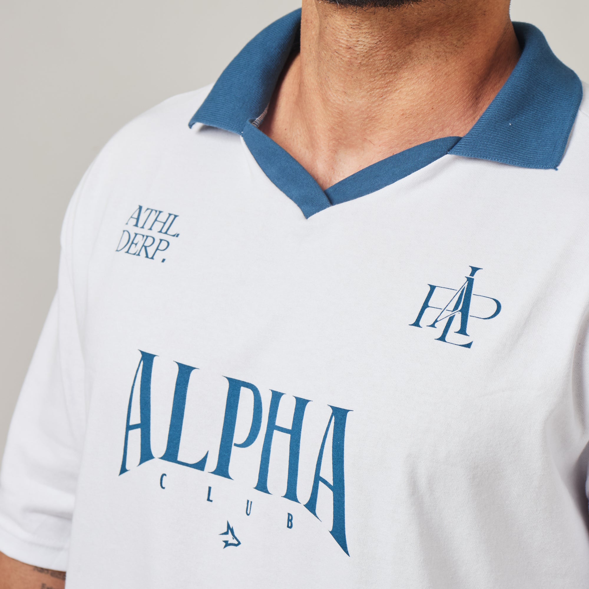 Camiseta Oversized Alpha Club Branco Origem