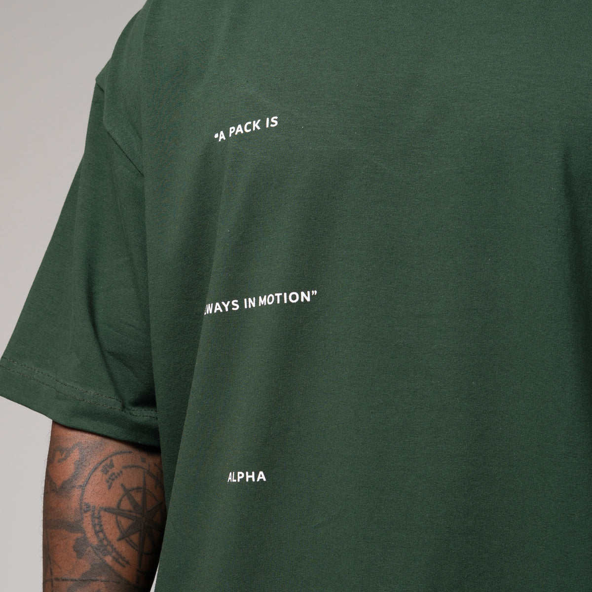 Camiseta Oversized In Motion Verde Musgo