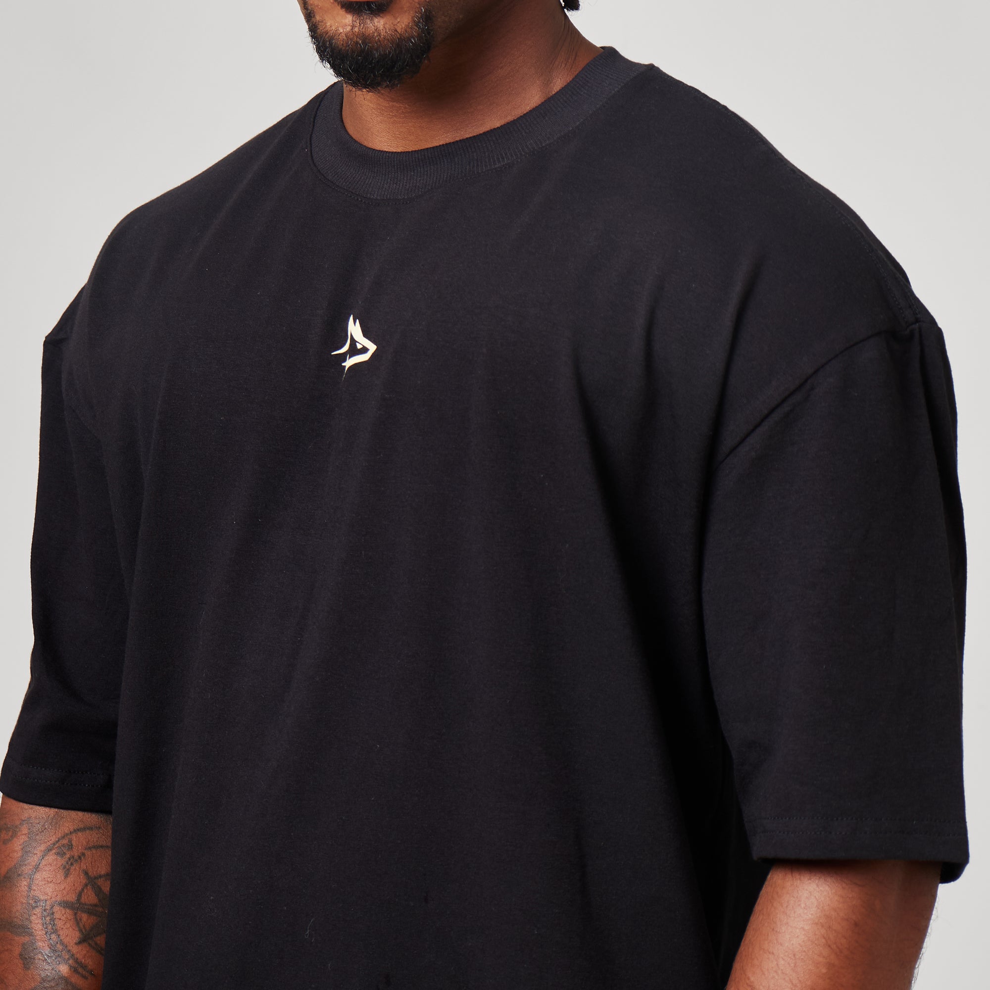 Camiseta Oversized More Carbs Preto
