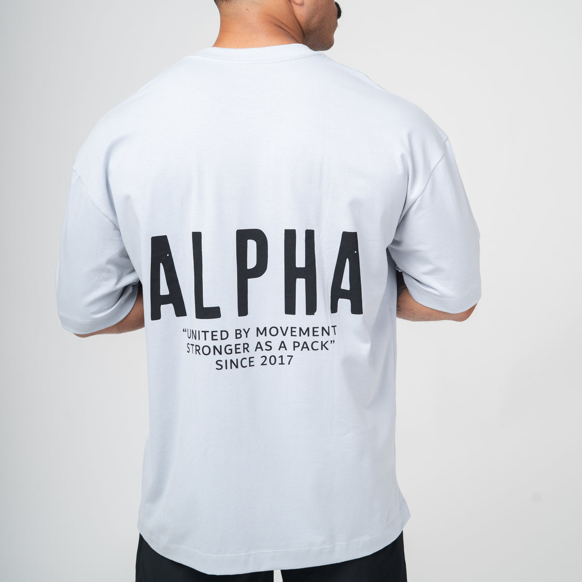 Camiseta Oversized Pack Club Cinza Gelo