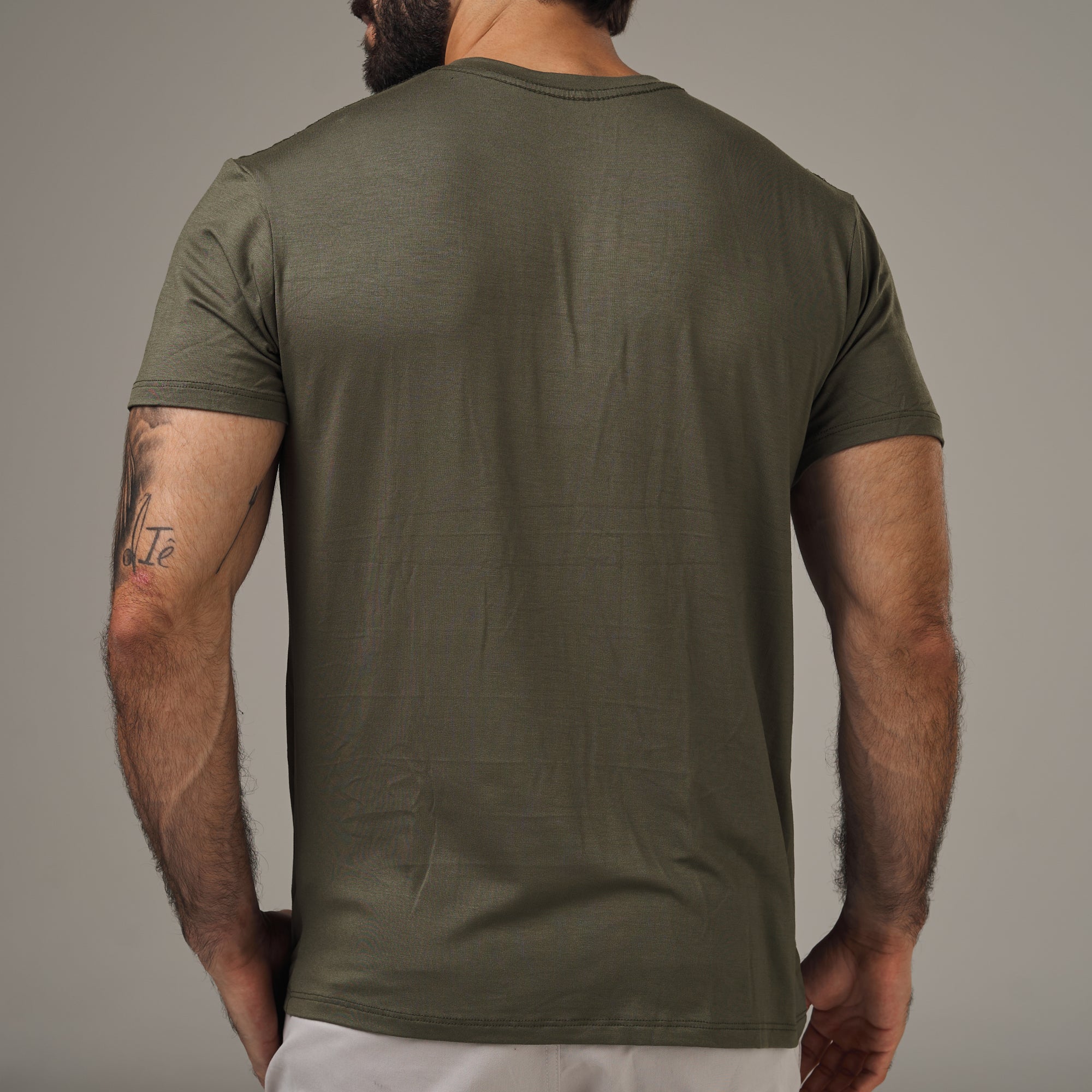 Camiseta Tech Lupus Verde Militar