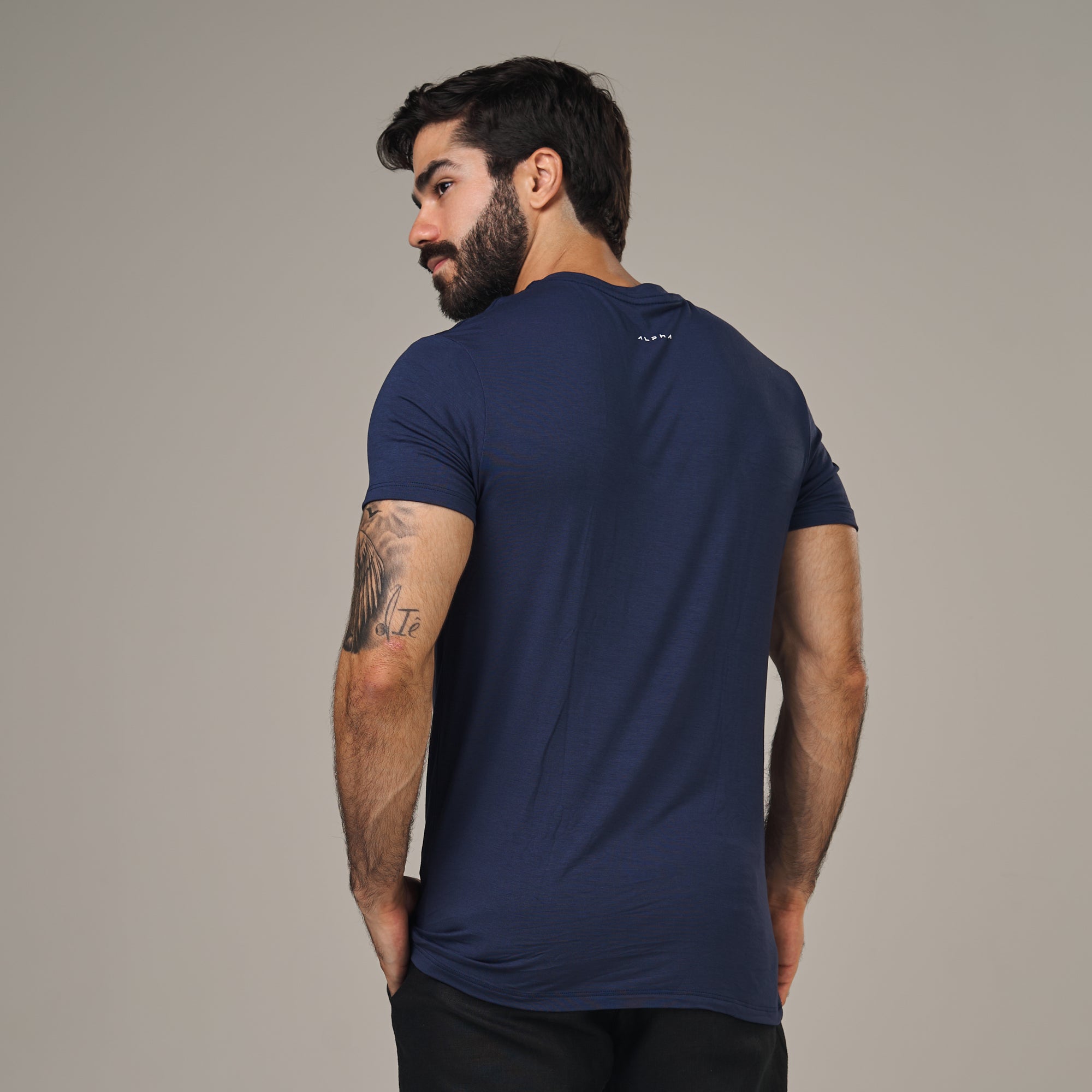 Camiseta Tech New Horizon Back Azul Marinho