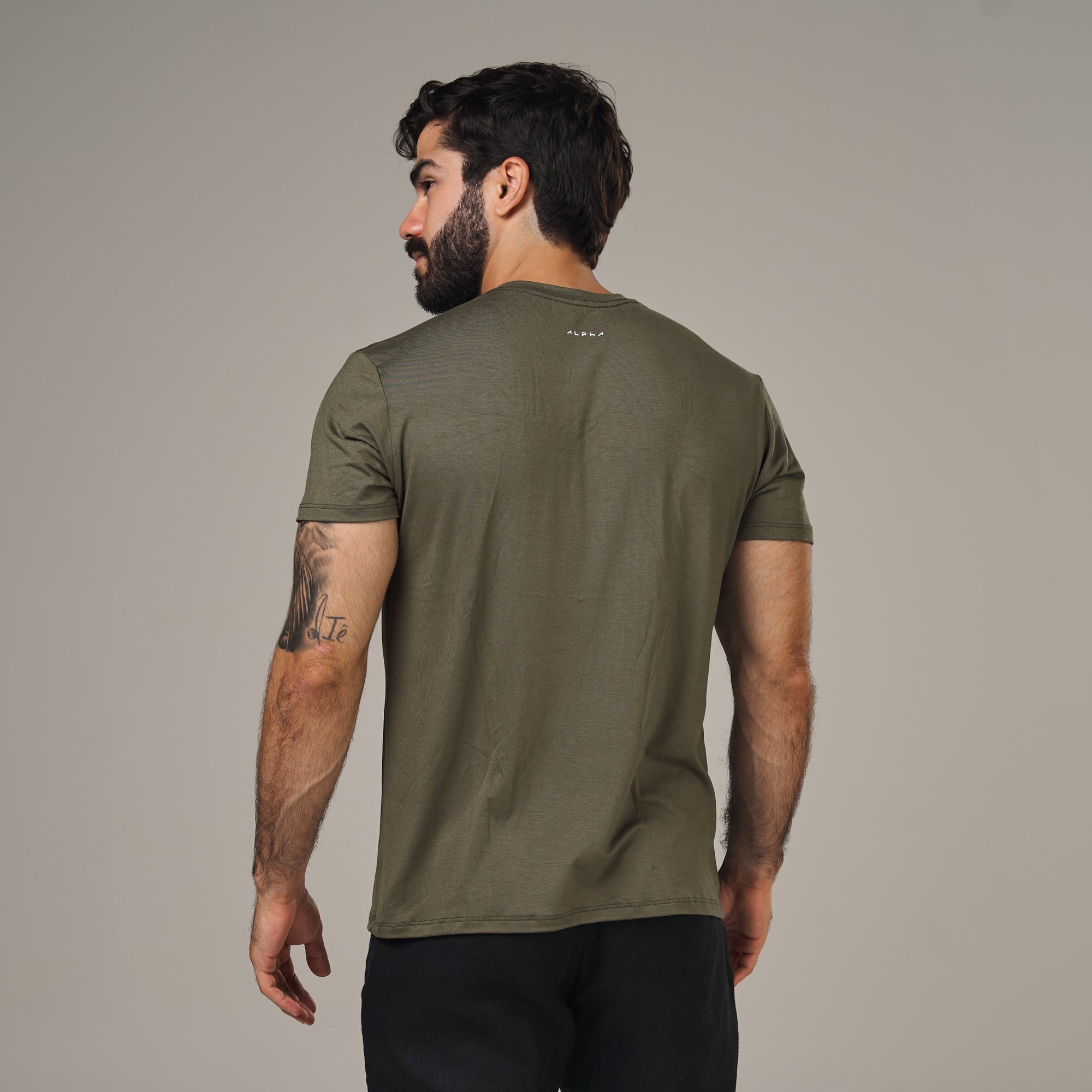 Camiseta Tech New Horizon Back Verde Militar