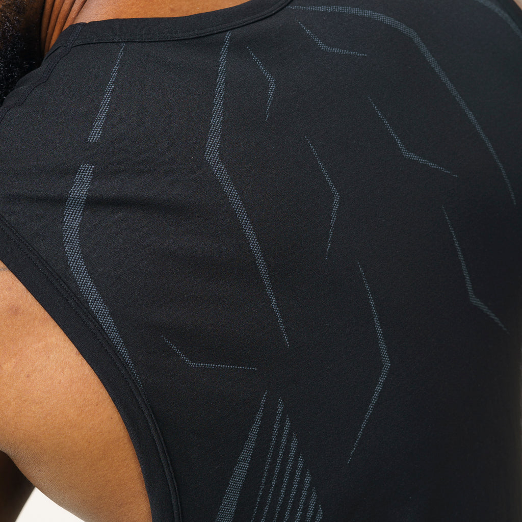 Regata Apex Dry Tank Preto - Sem Costura