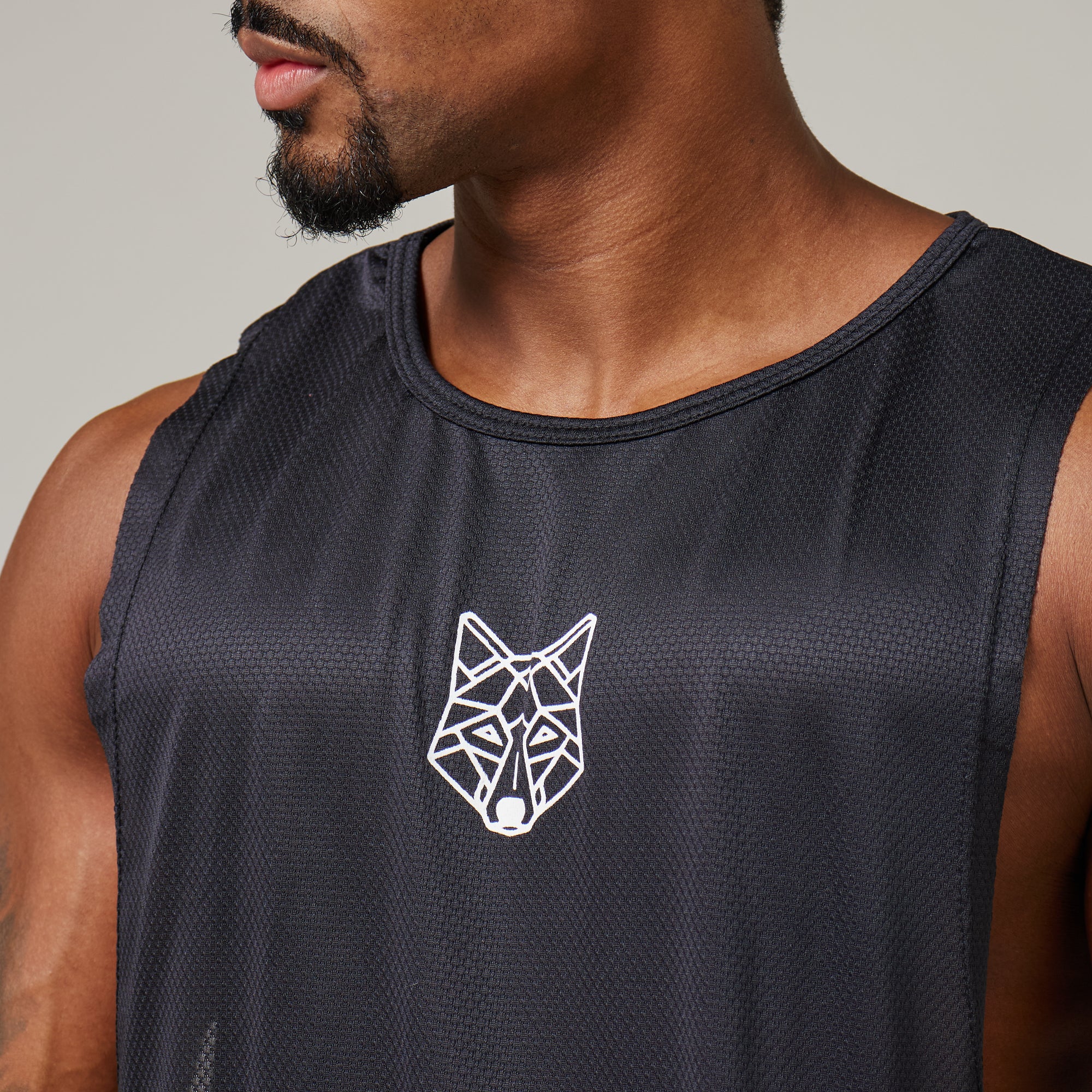 Regata Machão Dry Fit Lobo Geométrico Preto