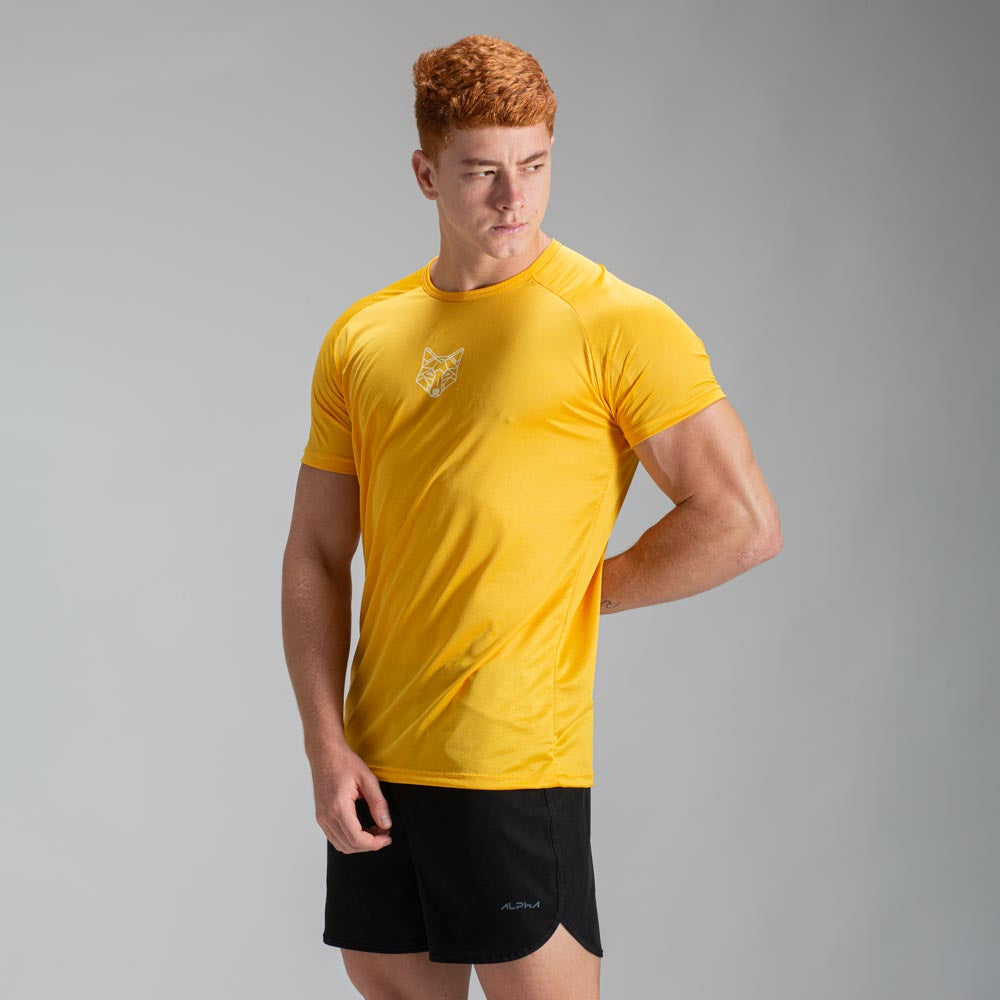Camiseta Dry Fit Lobo Geométrico Amarelo Mostarda