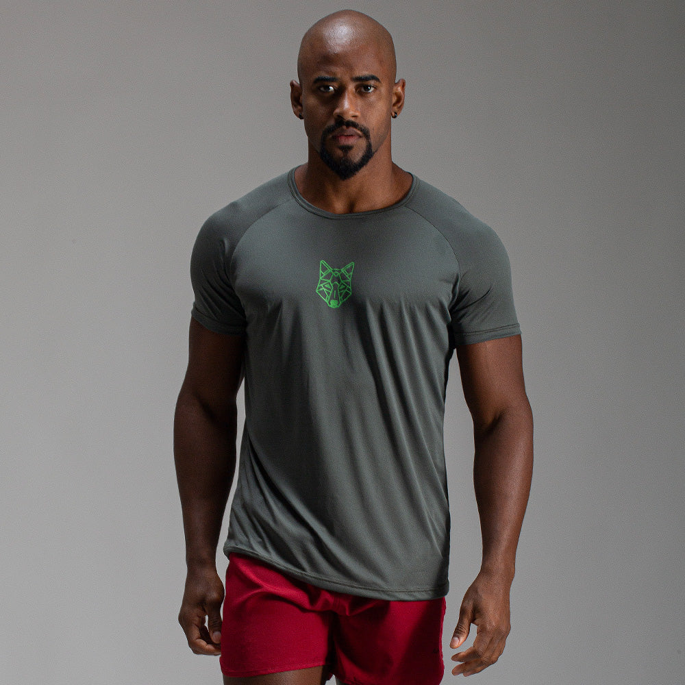 Camiseta Dry Fit Lobo Geométrico Verde Musgo