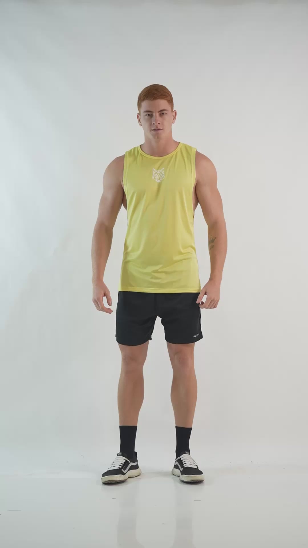 Regata Machão Dry Fit Lobo Geométrico Amarelo Tropical